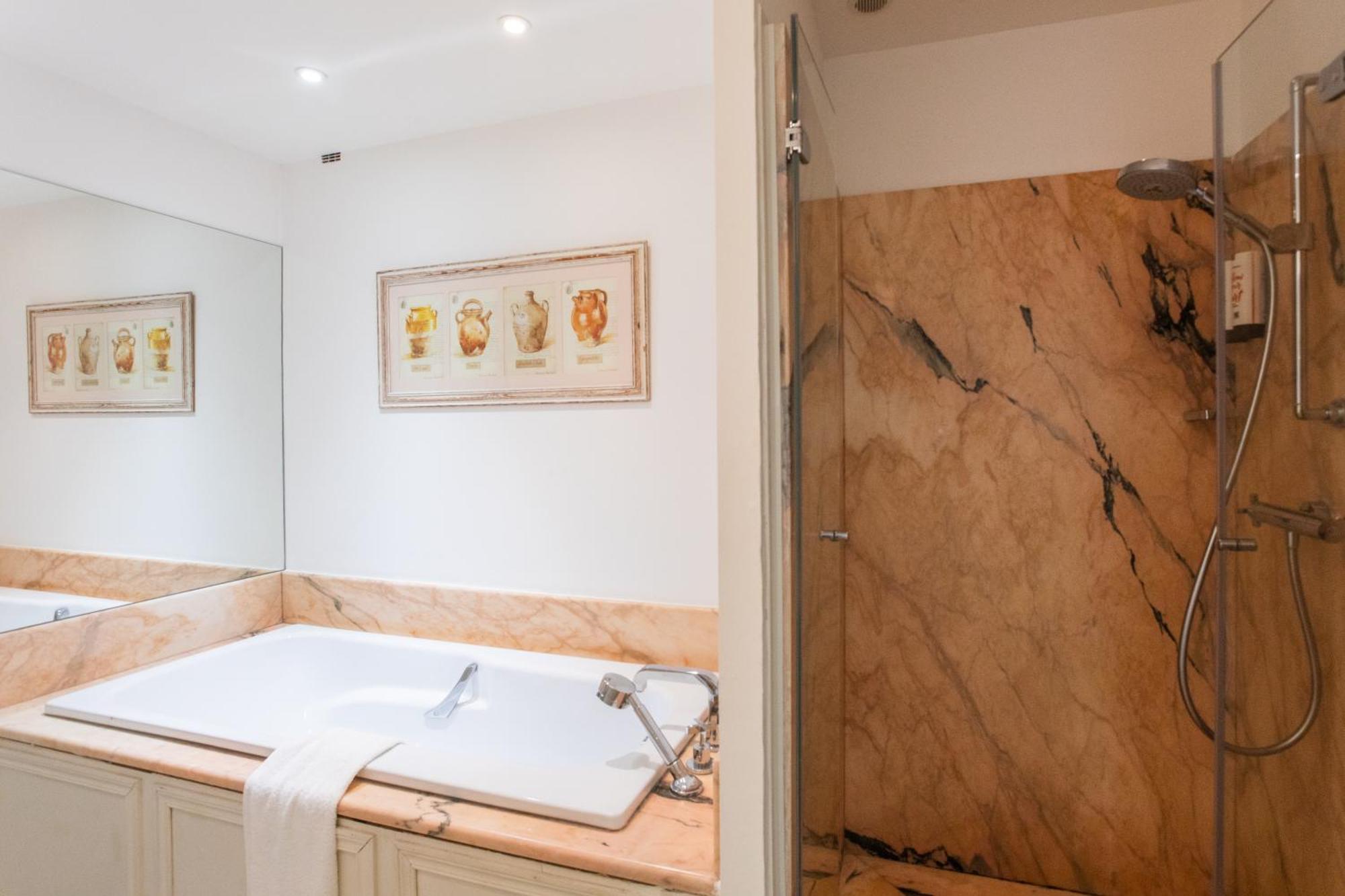 Hotel Le Verger Maelvi กรีโมด์ ภายนอก รูปภาพ
