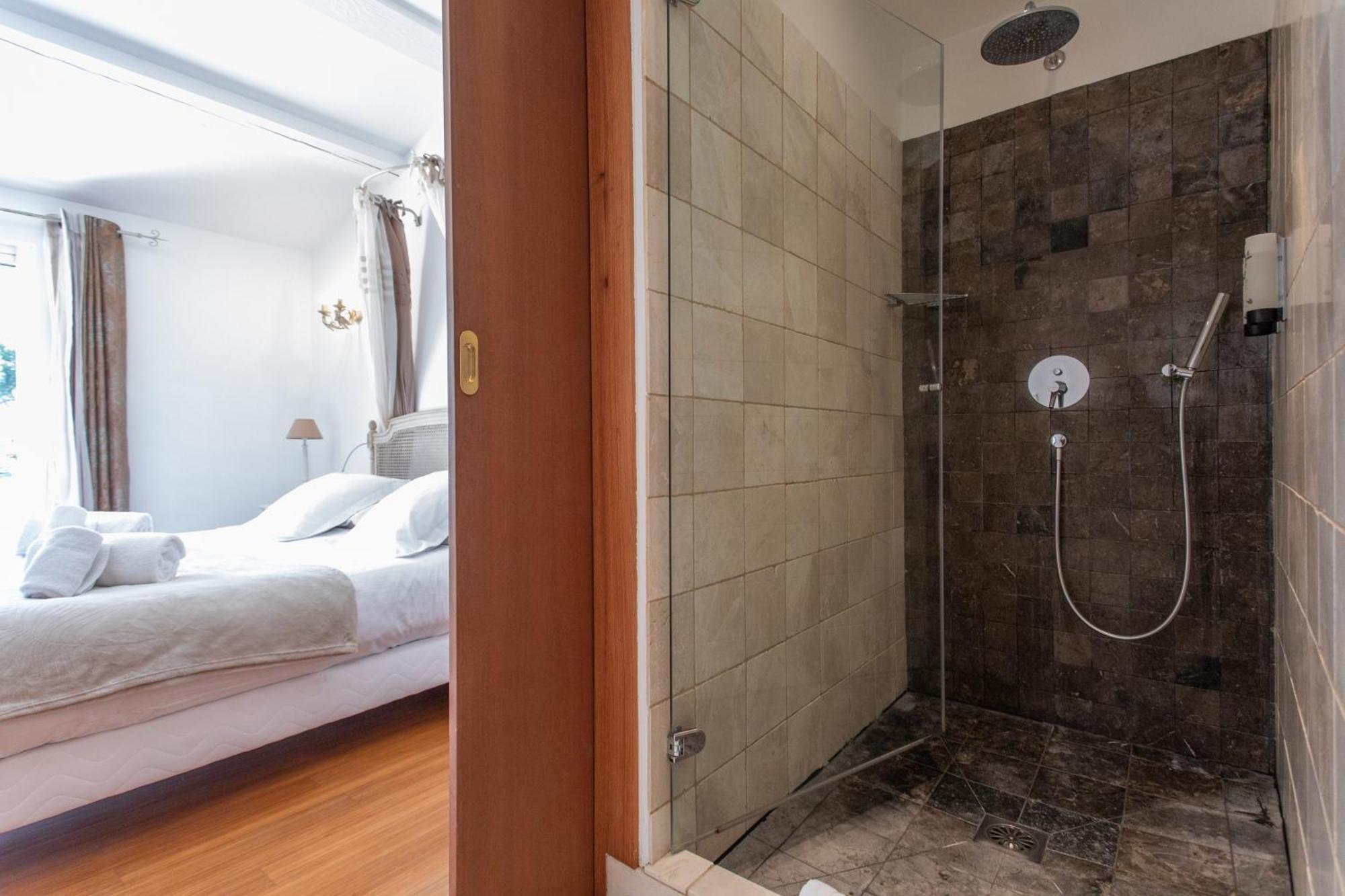 Hotel Le Verger Maelvi กรีโมด์ ภายนอก รูปภาพ