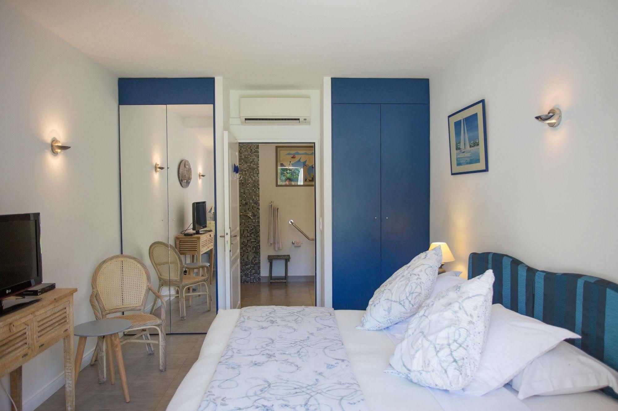 Hotel Le Verger Maelvi กรีโมด์ ภายนอก รูปภาพ