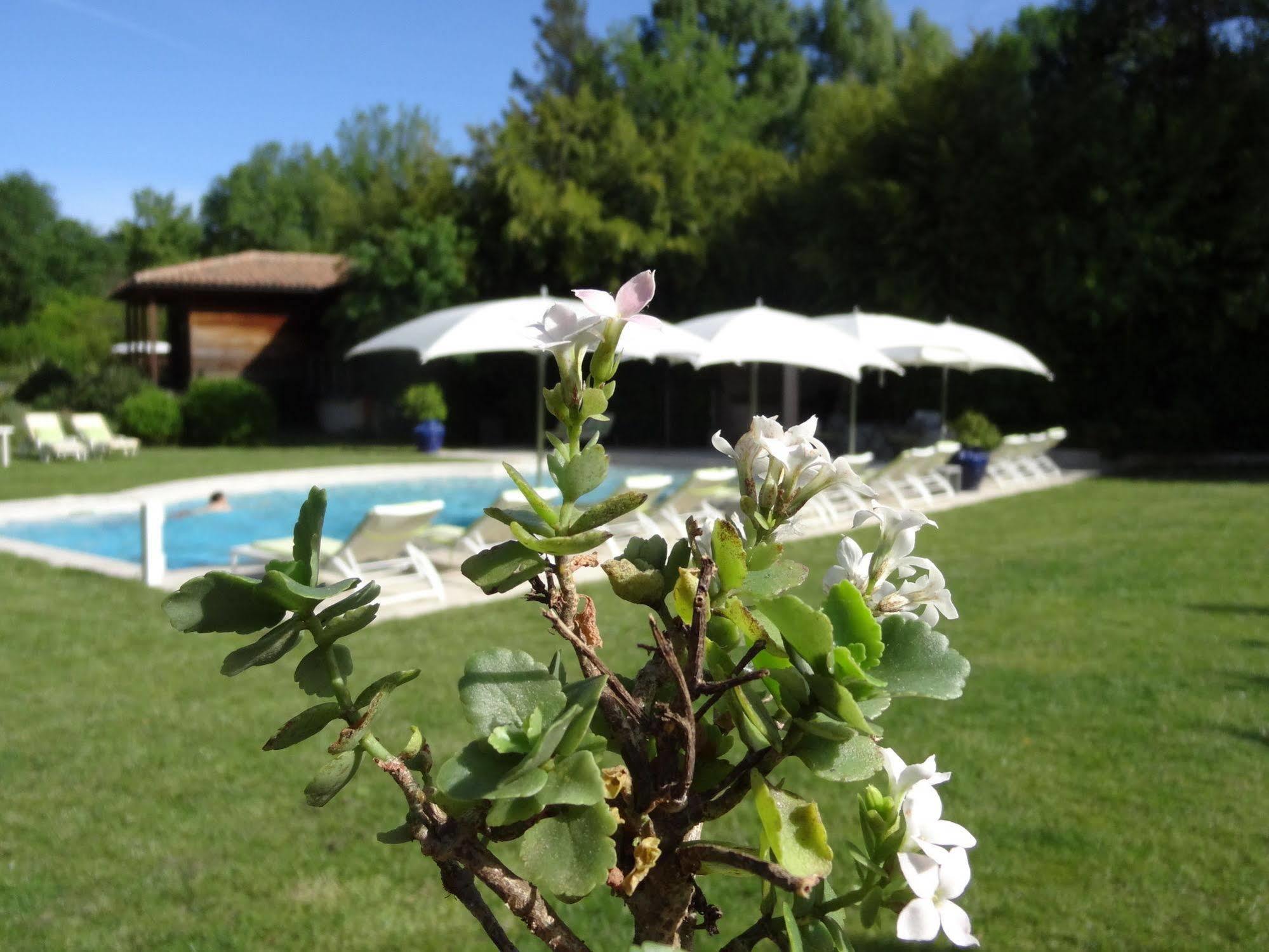 Hotel Le Verger Maelvi กรีโมด์ ภายนอก รูปภาพ