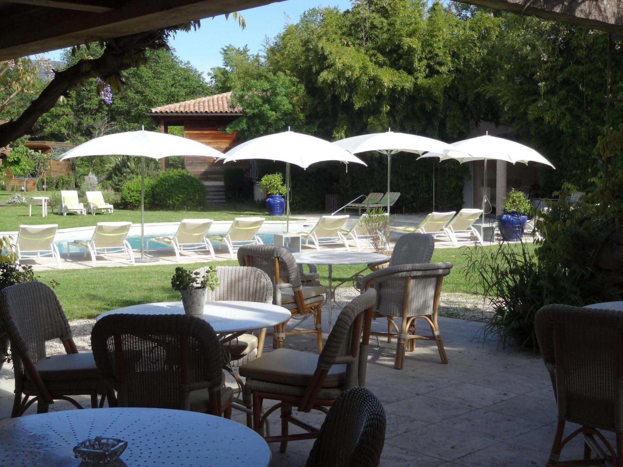 Hotel Le Verger Maelvi กรีโมด์ ภายนอก รูปภาพ